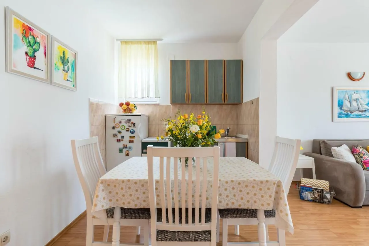 Apartments Rogulj Trogir 0*,  Croatia